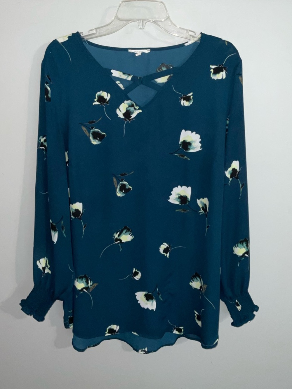 Maurices Teal Floral Crisscross V-Neck Neck Blouse Size 1X